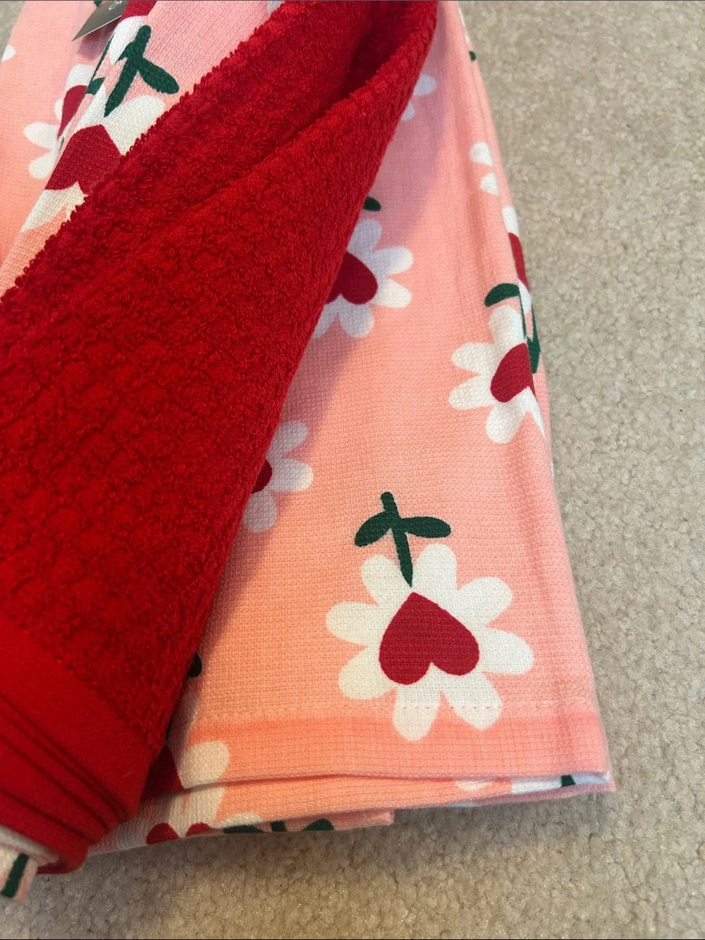 Saba Pink Daisy Heart Kitchen Towel Set